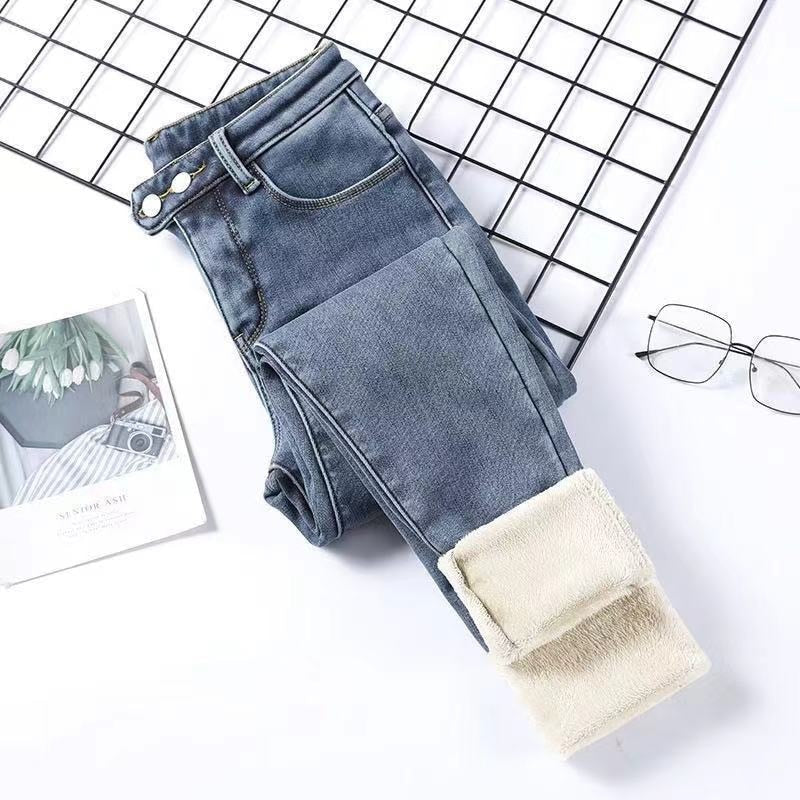 Calça Jeans Aveludada Feminina