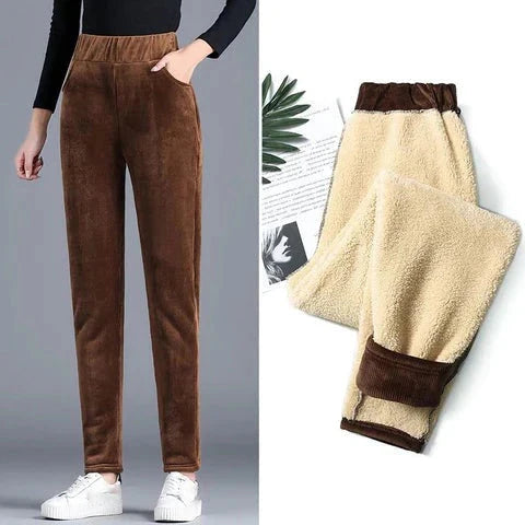 Calça de Veludo Cintura Alta com Pelúcia Interna