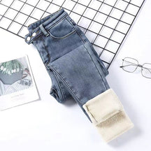 Calça Jeans Aveludada Feminina