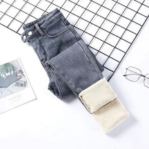 Calça Jeans Aveludada Feminina