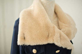 Casaco Iara Feminino Peluciado - Edição Limitada