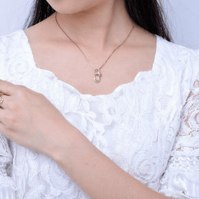 Corrente Veneziana Com Pingente MISS CAT cravejado com Cristais de Zircônia - SUPER PROMOÇÃO DE LANÇAMENTO - Lojas Promorin