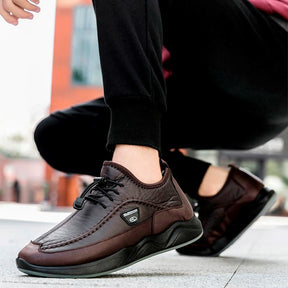 Tênis de Couro Legítimo Masculino com Acolchoado Interno
